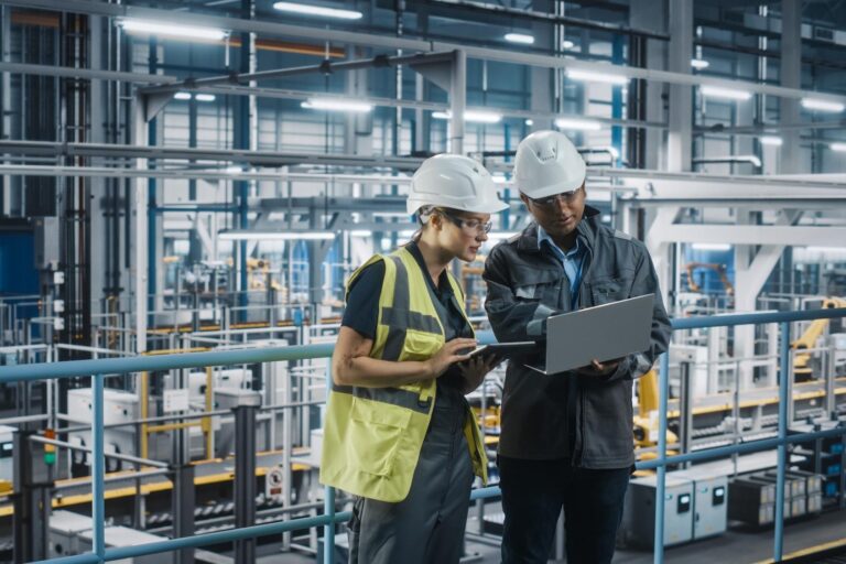 accueil-metiers-industrie-equipe